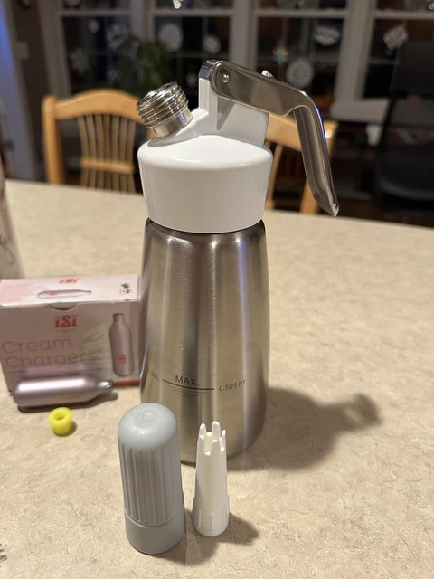 iSi Dessert Whip Mini - 1/2 Pint 0.25 L Stainless Steel Bottle - EUC iSi Dessert Whip Mini - 1/2 Pint 0.25 L Stainless Steel Bottle - EUC
