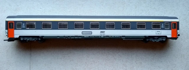 Roco 44212A – Voiture SNCF 2e Classe – Échelle H0 – Occasion Bon état