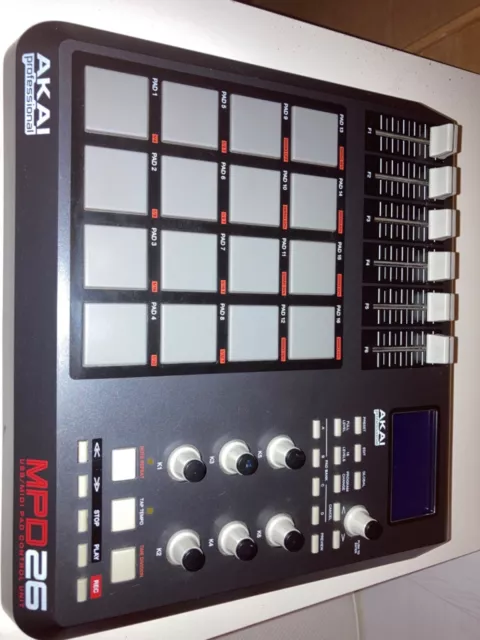 Akai MPD 26 - MIDI-over-USB pad controller - Excellent condition