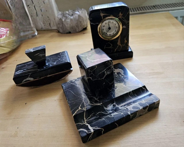 Antikes Schreibtischset, Tintenfass Mit Stift/Federablage, Löschpapier, Uhr