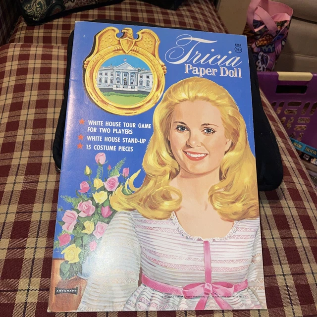 TRICIA NIXON WHITE House Paper Doll Book, 1970, Uncut 9.99 PicClick