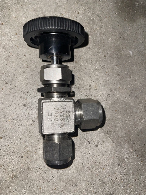Whitey SWAGELOK SS-1VS8-A, 1/2" OD Compression Angle Pattern Needle Valve 316SS