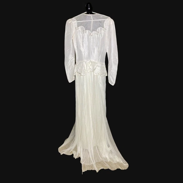 Vintage 1940’s Wedding Dress White W/ 2 Layers of Lace Handmade Size In Details