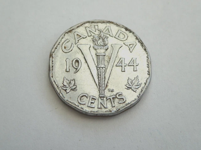 CANADA 1944 'WAR EFFORT' ISSUE KM#40a 5 CENTS EF CONDITION 1050815/816