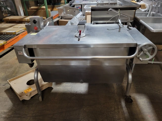 Used Groen 40 Gallon Commercial Tilt Skillet / Braising Pan, Nat Gas