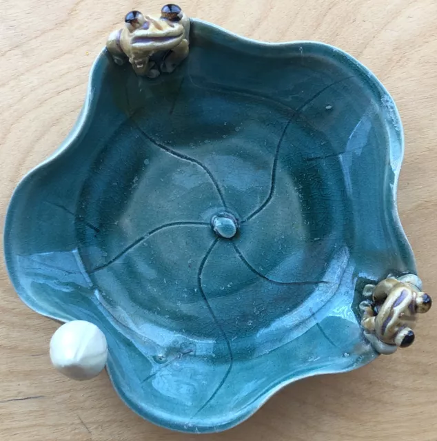 Vintage Glazed Art Pottery 2 Frogs Lilly Pad Bowl Majolica Style