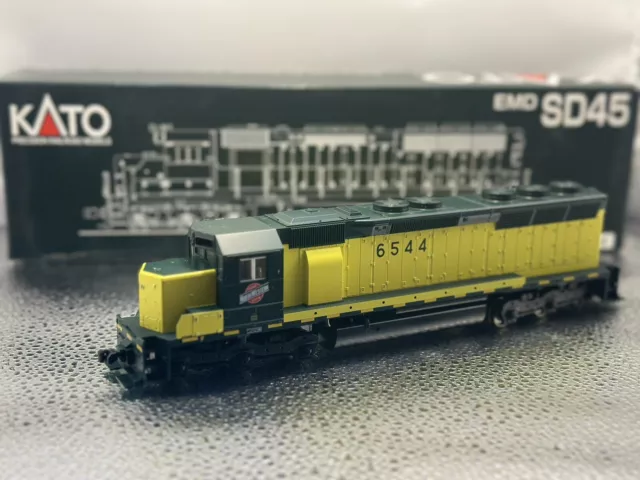 Kato 37-1741 HO Scale ~ EMD SD45 DCC READY ~ Chicago & North Western (C&NW) 6544 2