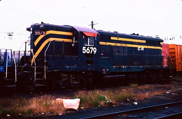 ORIGINAL KODACHROME SLIDE NJDOT GP-7 #5679 (ex-CR, NYC) NEWARK, NJ OCT. 7, 1978