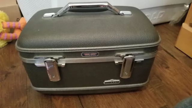 Vtg American Tourister Tiara Grey Train Travel Makeup Case Luggage No Key
