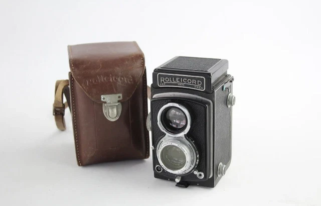 CÁMARA DE DOBLE LENTE Rollei Rolleicord con lente Xenar 75 mm F/3,5 y estuche FUNCIONANDO