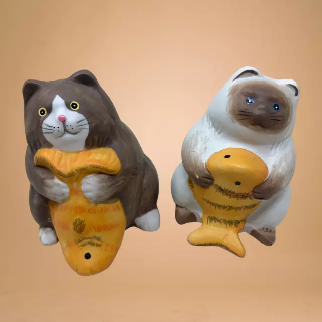 NEW Pottery Kitty Cat Salt & Pepper Shaker Set with Fishes Siamese Tuxedo Chunky