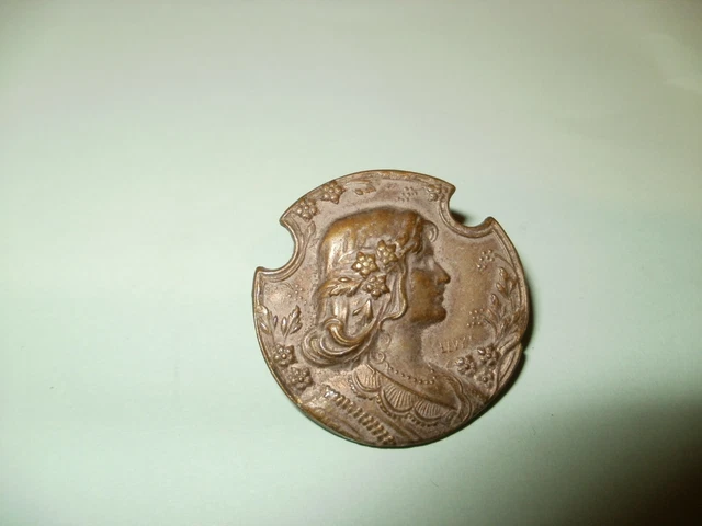 Broche Ancienne Jeanne D'Arc - Argenture (plaqué Argent) - Marque LEVY - Occasion