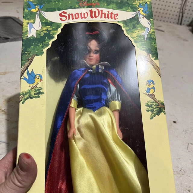 BIKIN DISNEY SNOW WHITE AND THE SEVEN DWARFS Snow White DOLL 11.5" Box Damage