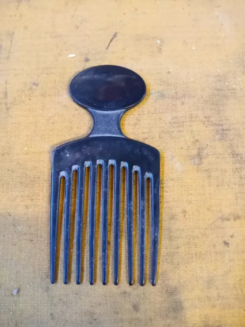 PEIGNE AFRO ou POUR CHEVEUX FRISES CREPUS PERMANENTES NOIR 9 DENTS BROSSE