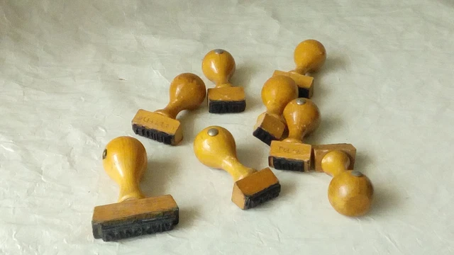 Lot De 12 Tampons Mois De L'année Pour école Maternelle - Dimensions 50 X 15 Mm - Apprentissage Scolaire