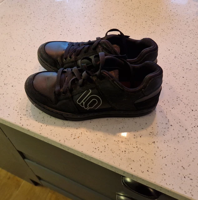 Five Ten Freerider Mountain Biking Shoes in black worn twice in VG condition