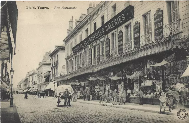 CPA  37 - Indre et Loire - Tours -Rue Nationale-Grand Bazar et Nouvelles Galerie