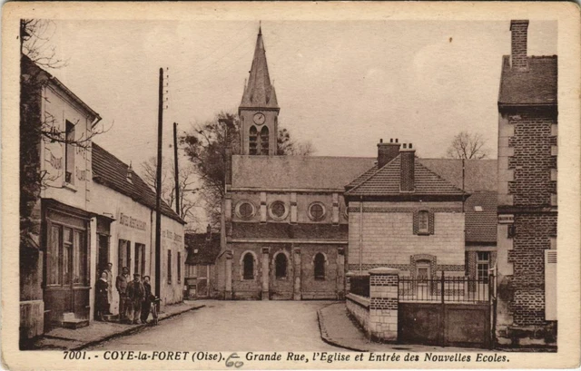 CPA COYE-la-FORET Grande Rue - Eglise et Entree des Nouvelles Ecoles (1208222)