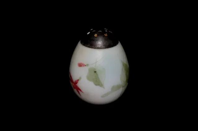 MT WASHINGTON ☆ 3 1/4" HP Floral Egg Shaped SUGAR SHAKER MUFFINEER ☆ Ca 1890s