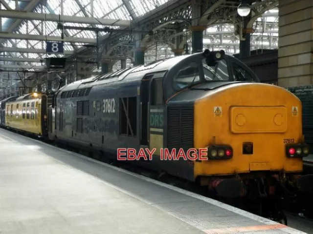 Photo  Test Train At Glasgow Central An Uncommon Sight At Glasgow Central.