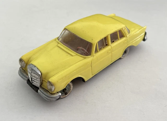 ANCIENNE NOREV PLASTIQUE Mercedes Benz 220 Se Modèle Servo Direction 1/43 Ème EUR 22,00