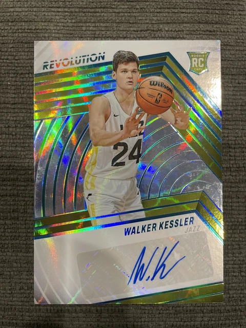 2022-23 Revolution Infinite Rookie Auto #RA-WKS Walker Kessler /25 Read