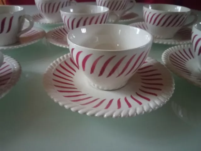 BADONVILLER   FB      8    tasses   et  sous  tasses   à café   VINTAGE
