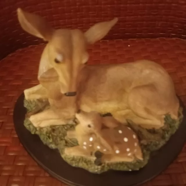 https://www.picclickimg.com/gygAAOSwL7hlASvE/Vintage-Doe-and-Fawn-Figurines-on-Grass-On.webp