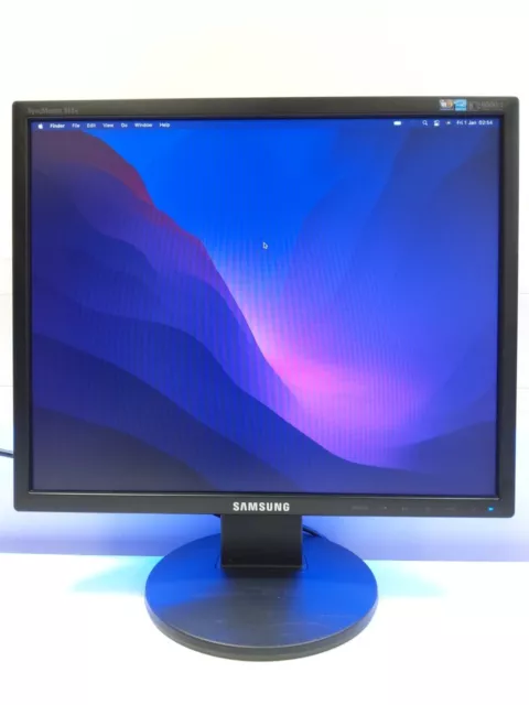 **Samsung Syncmaster 943N - 19 Inch Lcd Monitor - Free Vga + Power Lead**