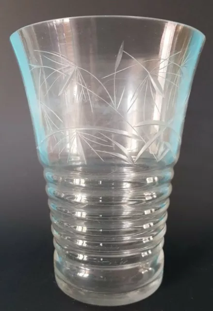 Vase En Cristal Grave