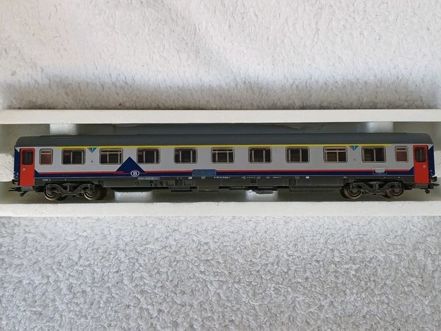 ROCO HO GAUGE 44350 1st Class Passenger Coach Of The Begian SNCB Epoche ...