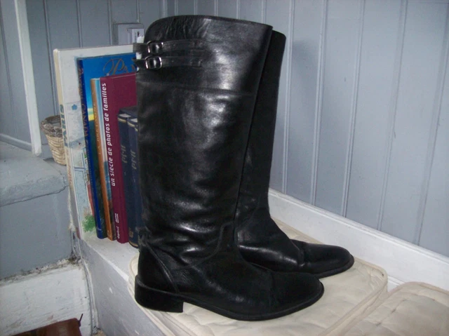 .bottes plein cuir noir .t 39. TBE  ( C/Y/V)