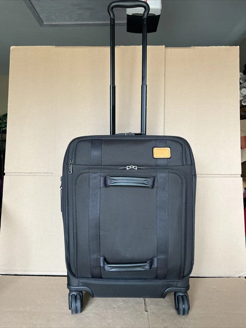 Tumi Merge 2 Continental Front Lid 4 Wheeled Carry-On 130593-1041 Black 22028661