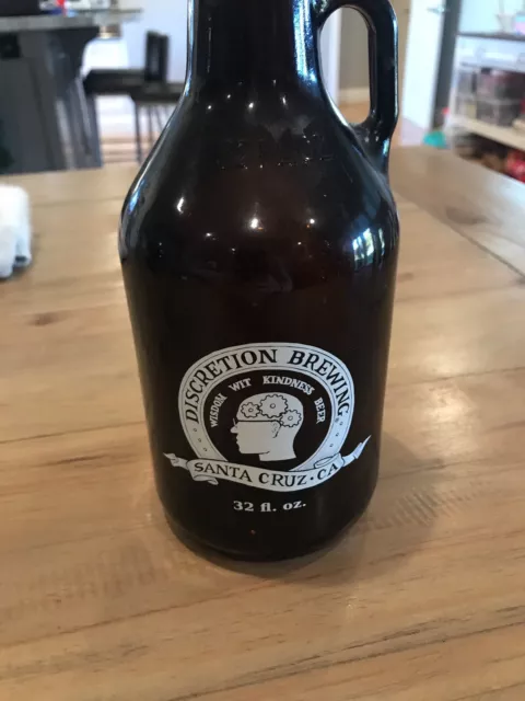 Discretion Brewery Glass Growler 32oz