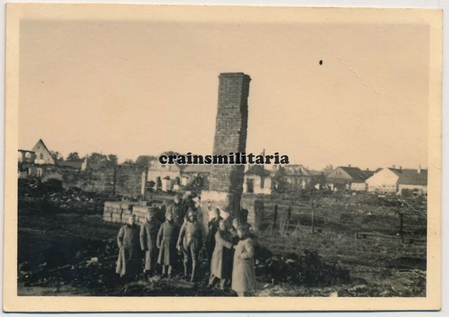 Orig. Foto 10.PD Soldaten in zerstörtes STAWISKI b. Lomza Kolno Polen 1939