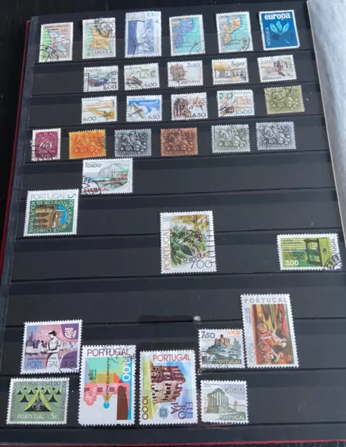 Vend 33 timbres de collection Portugais 