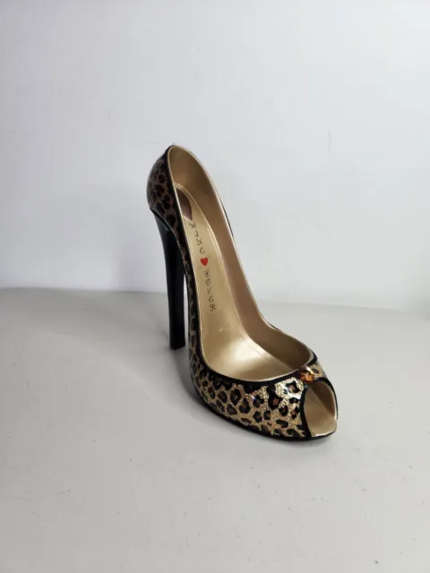 Leopard Print High Heel Shoe Wine Bottle Holder Novelty Wine Rack Decor