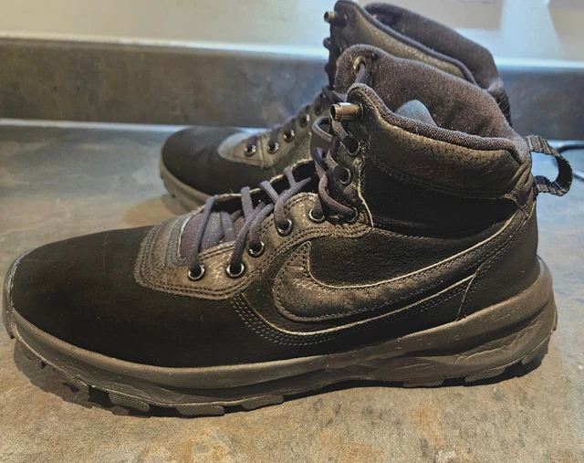 MENS NIKE MANOADOME Boots Size Uk 6 Eur 40 844358 003 Triple