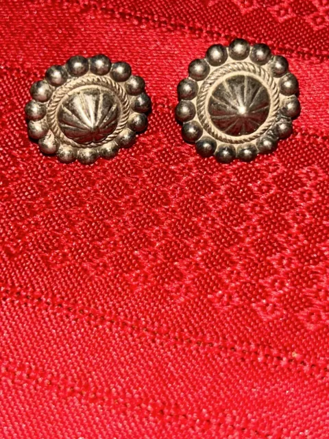 Vintage Sterling Silver Pair Round “Shield” Style Earrings .75 Screwback