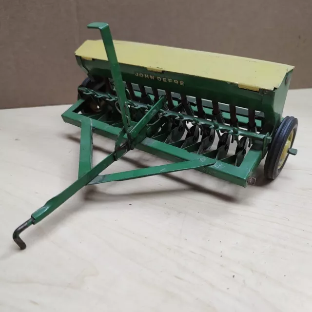 Vtg Eska Ertl 1/16 John Deere Yellow 2 Lid Grain Seed Planter Drill Vtg Eska Ertl 1/16 John Deere Yellow 2 Lid Grain Seed Planter Drill