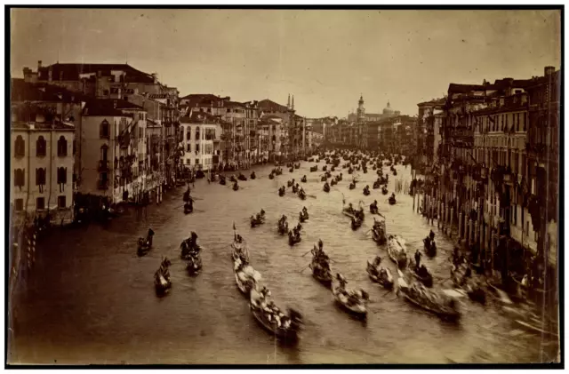 Gondoles sur le Grand Canal, Venise, Italie  Vintage print. Tirage albuminé
