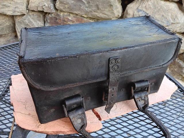 Ancienne caisse à outil en bois peinture grise – Zelda et Charlie