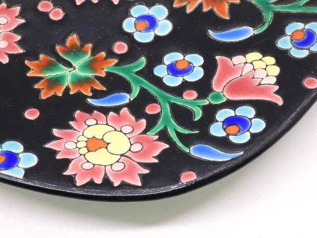 *BELLE ANCIENNE ASSIETTE CERAMIQUE  LONGWY NOIRE FLEURS MULTICOLORES Déco 5670 D 22