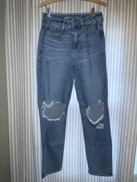 Womens American Eagle Strigid Ripped Mom Jeans Size 6