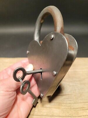 Antique Vintage Style Cast Iron Steel Heart Bridge Padlock Lock & Key 3