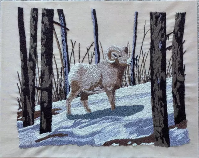 Punta de crealla Lone Ram in the Snowy Woods completa sin marco -22