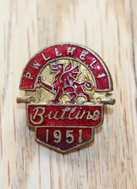 Red PWLLHELI Butlins 1951 badge