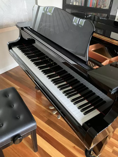 EXCELLLENT BLACK POLISHED  EBONY YAMAHA GH 1 Baby Grand Piano 2