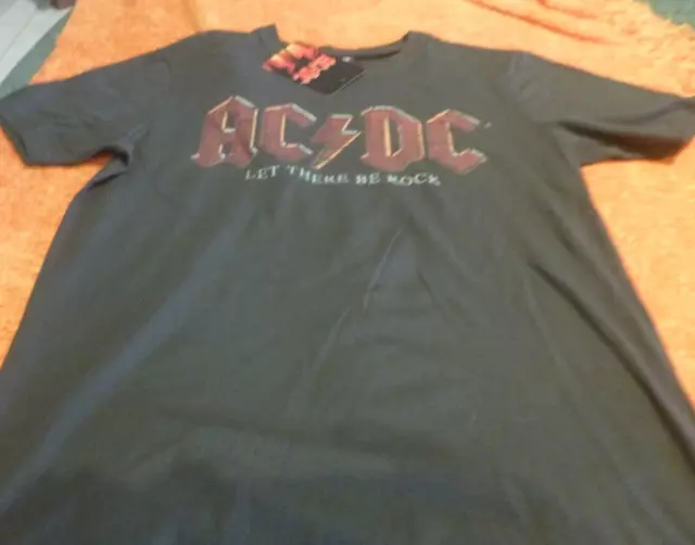 AC- DC    -Men's  T-Shirt  - Brand new - with  Tags - Size X- Small