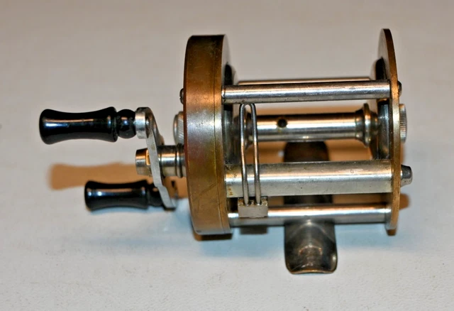 Shakespeare 1958 Triumph Model FK Fishing Reel Shakespeare 1958 Triumph Model FK Fishing Reel